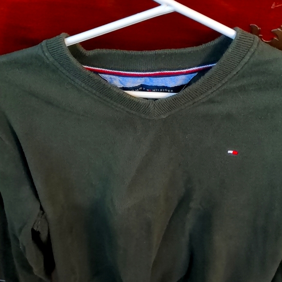 Tommy Hilfiger Pima Cotton Luxury V-Neck Sweater Forest Green Like new - Picture 1 of 5